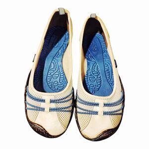 Jambu White Blue Stretch Slip On Ballet Flats Size 9